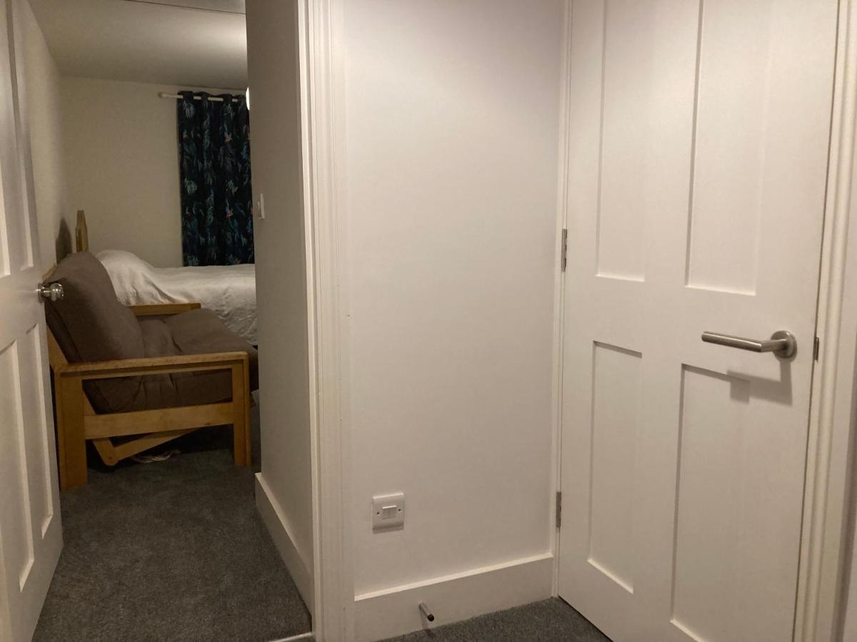 Beautiful 1-Bed Studio In Londres Exterior foto